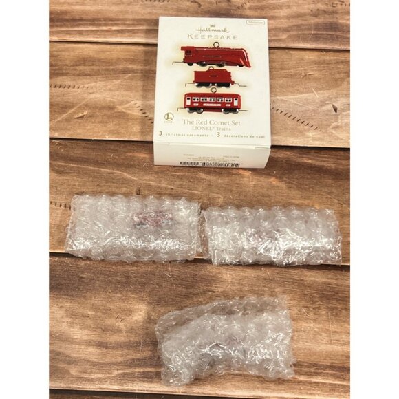 2009 HALLMARK KEEPSAKE MINI ORNAMENT QXM9202 THE RED COMET SET LIONEL TRAINS - Picture 4 of 9